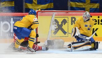 Сборная Швеции сыграет с финнами