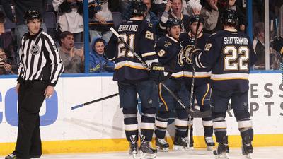 «Сент-Луис» празднует шайбу Тарасенко