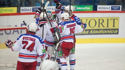 Хоккеисты «Льва»