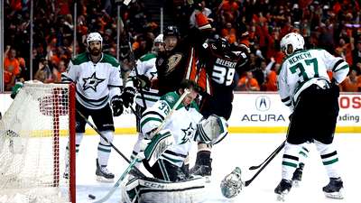 «Анахайм» удержал победный счет в игре с «Далласом»