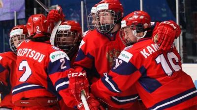 Владислав Каменев (справа)