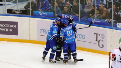 Хоккеисты «Нефтехимика»