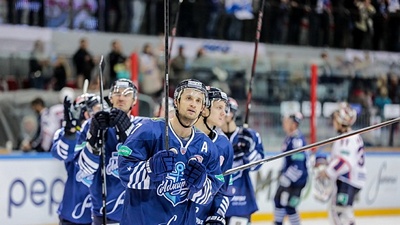 Хоккеисты «Адмирала»