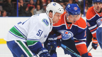 Наиль Якупов (справа) и Дерек Дорсетт