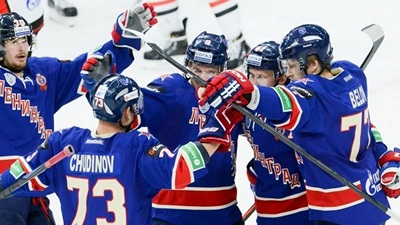 Хоккеисты СКА