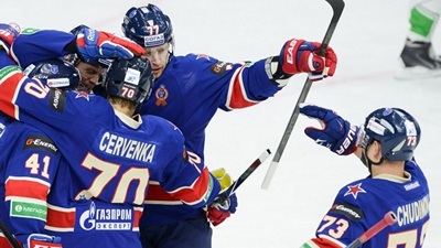 Хоккеисты СКА