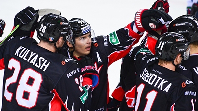 Хоккеисты «Авангарда»