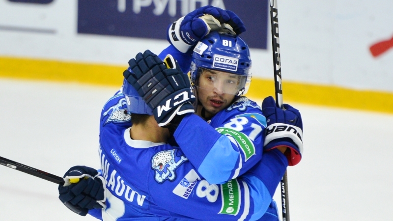 Хоккеисты «Барыса»