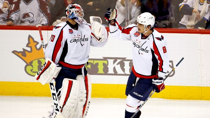 Алекс Овечкин (справа) и Брэйден Холтби