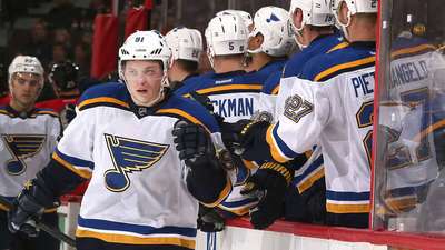 Владимир Тарасенко принимает поздравления партнеров