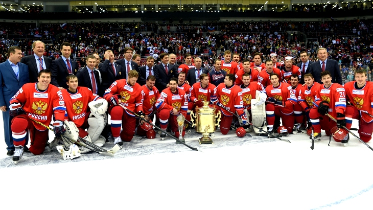 Сборная России с победным кубком