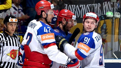 Владимир Тарасенко (справа)