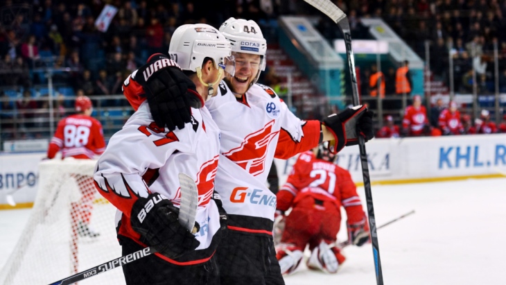 Хоккеисты «Авангарда»