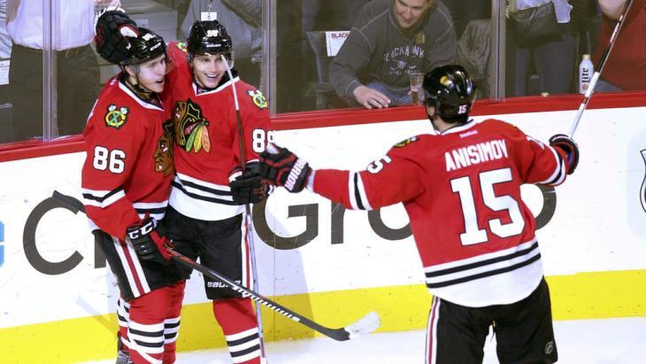 Артем Анисимов с партнерами по команде