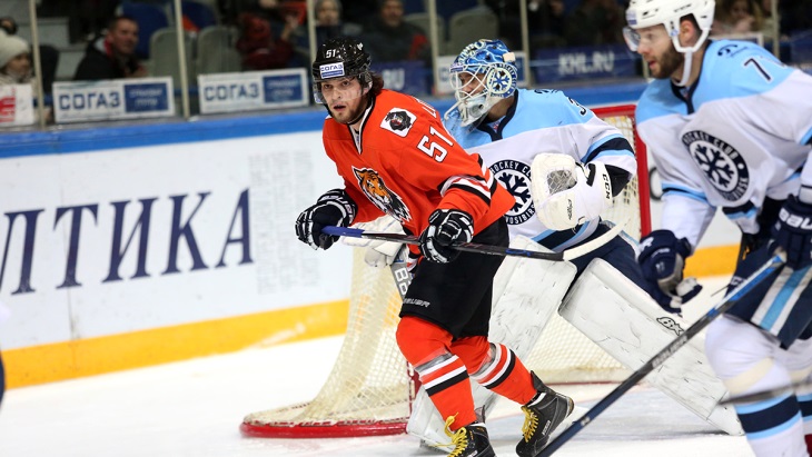 «Амур» вновь уступил «Сибири»