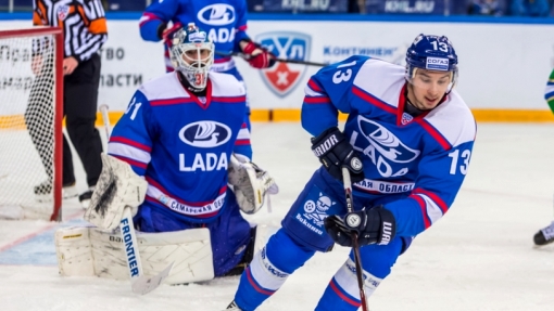 Хоккеисты «Лады»