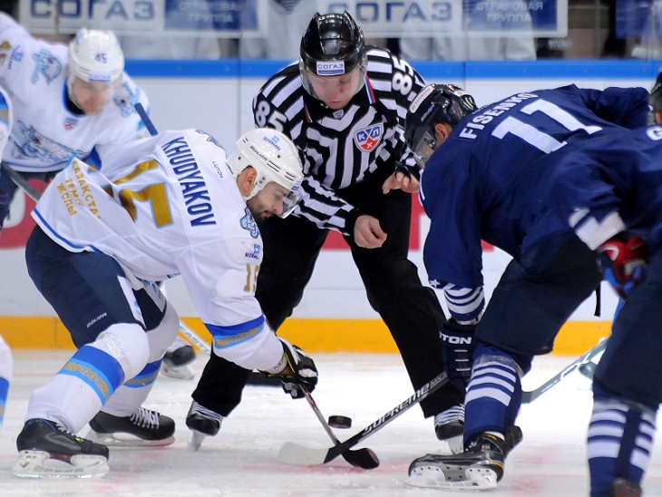 Команды забросили девять шайб на двоих