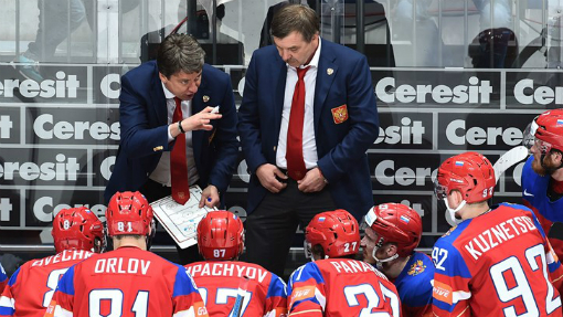 Олег Знарок (справа)