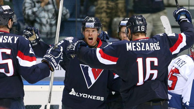 Хоккеисты «Слована»