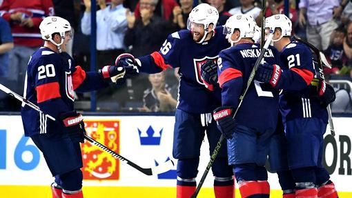 Сборная США забросила четыре шайбы в ворота Канады