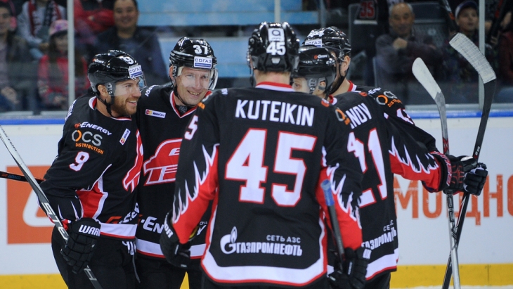 Хоккеисты «Авангарда»