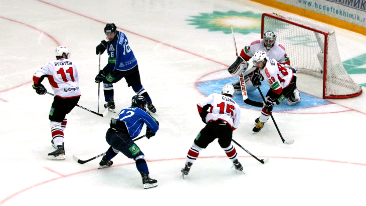 «Нефтехимик» — «Трактор»