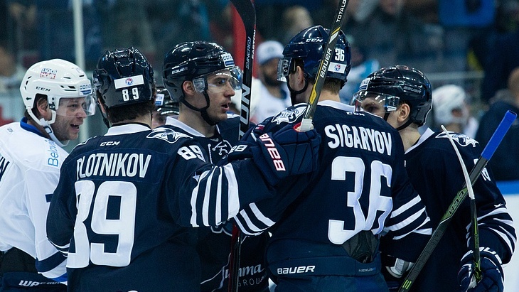 Хоккеисты «Адмирала»