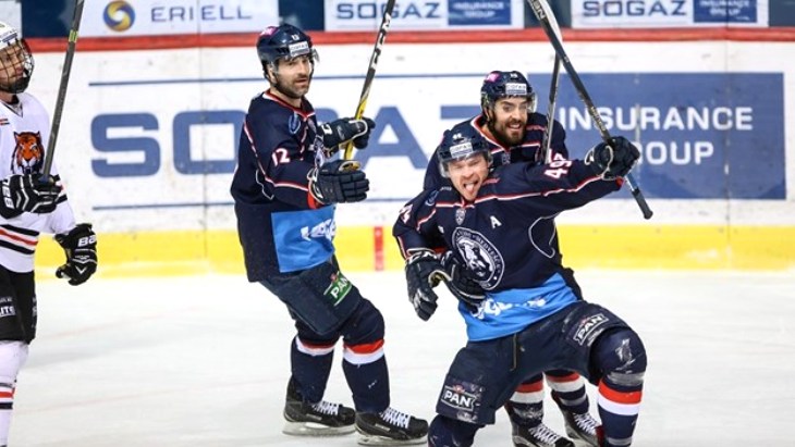 Хоккеисты «Медвешчака»