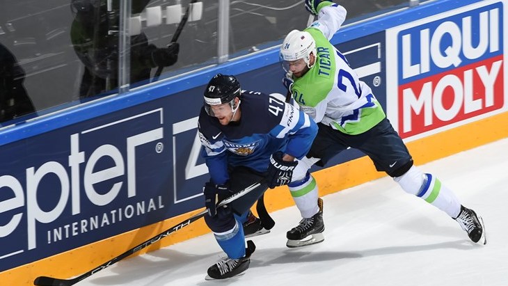 «Суоми» поднялась на третье место в группе