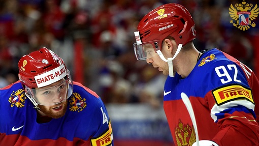 Евгений Кузнецов (справа)