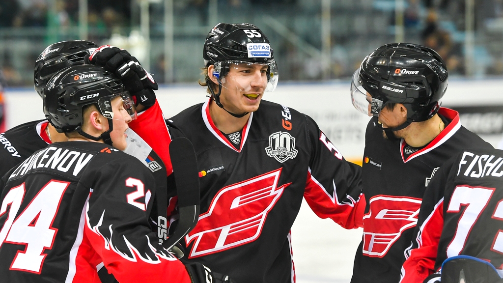 Хоккеисты «Адмирала»