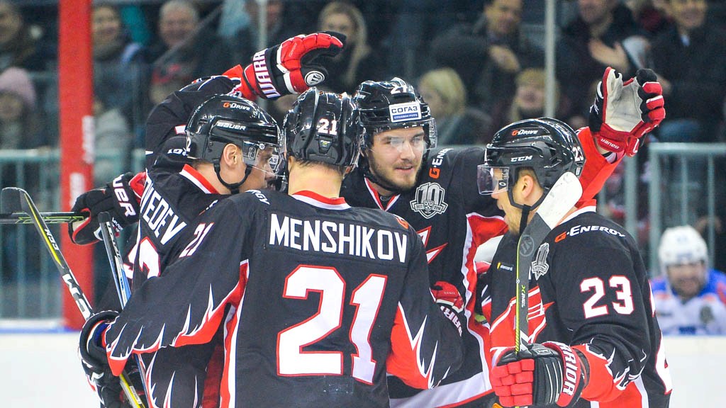 Хоккеисты «Авангарда»