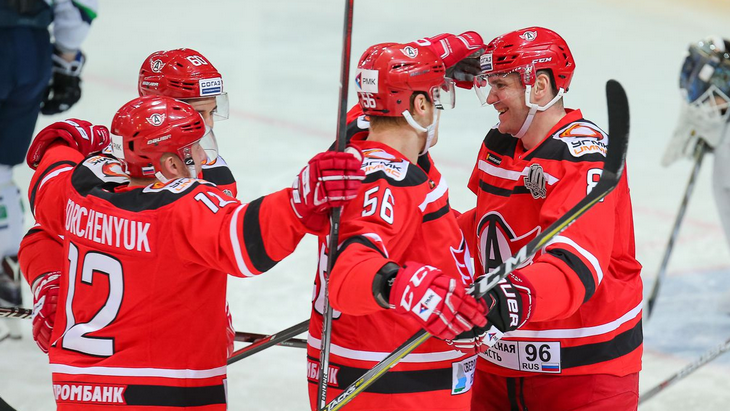 Хоккеисты «Автомобилиста»