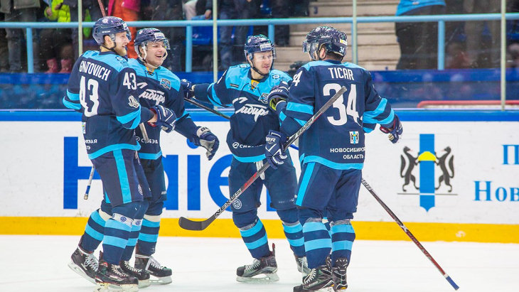 Хоккеисты «Сибири»