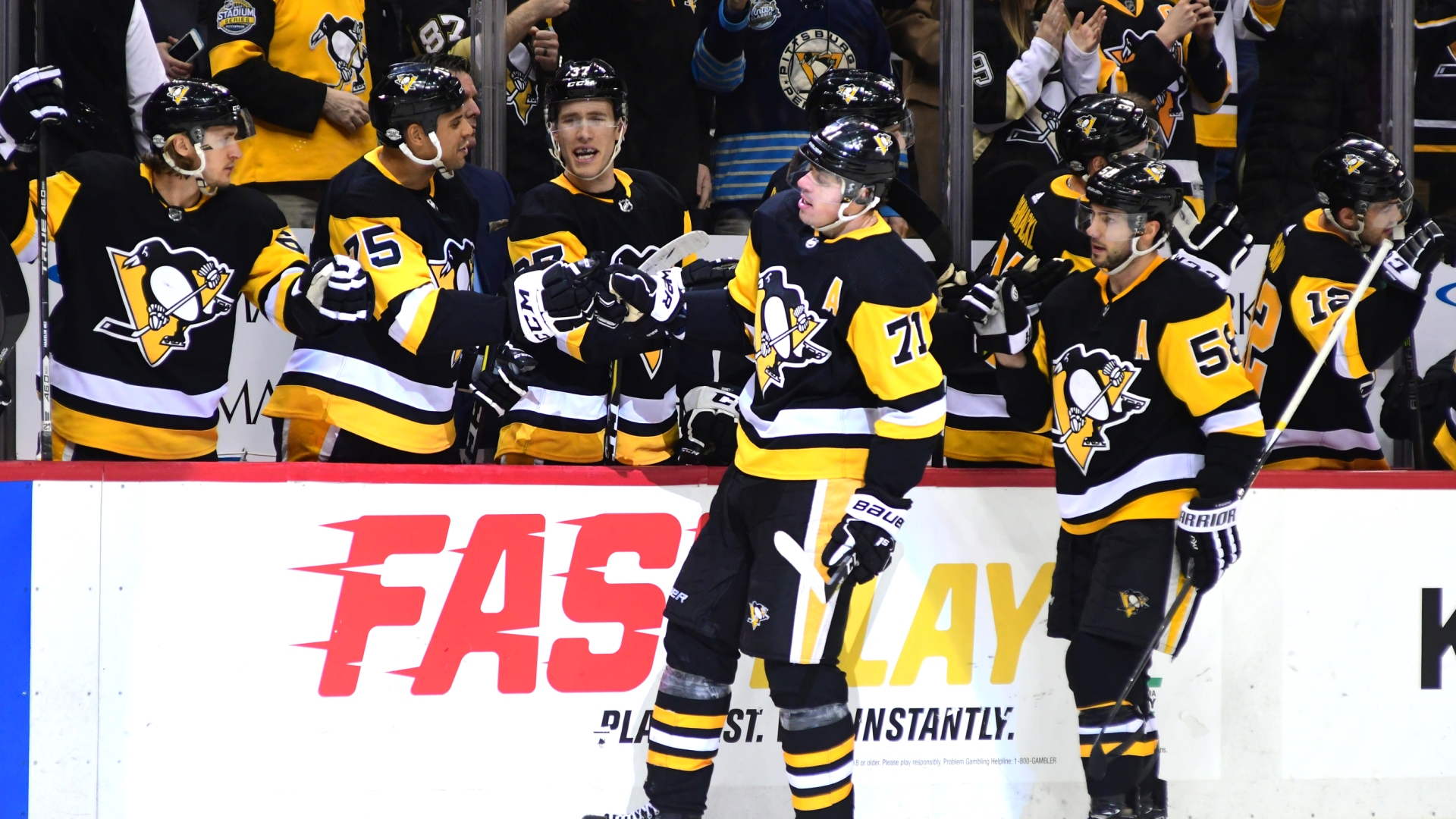 Евгений Малкин принимает поздравления