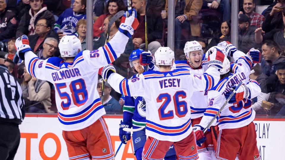 «Рейнджерс» прервали серию поражений