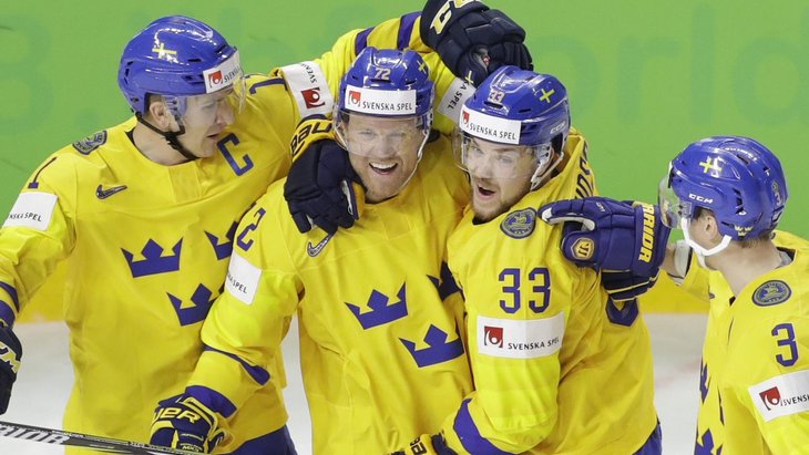 Хоккеисты сборной Швеции