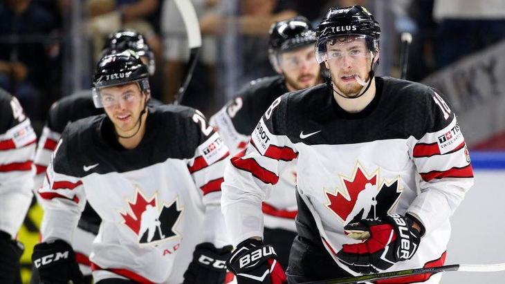 Хоккеисты сборной Канады