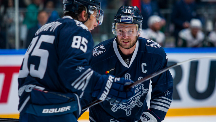 Хоккеисты «Адмирала»