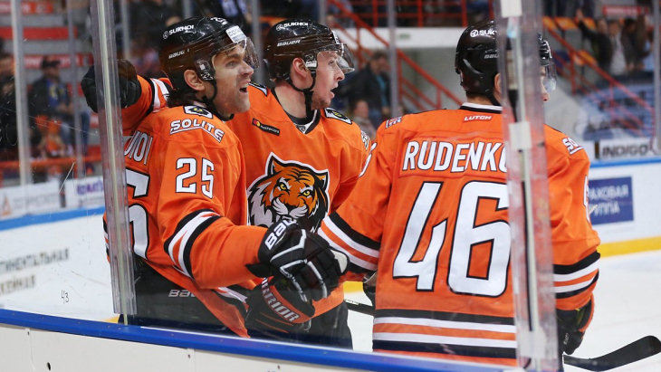 «Амур» не дал «Авангарду» догнать «Барыс»