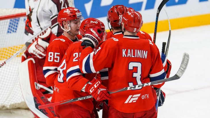 Хоккеисты «Локомотива»