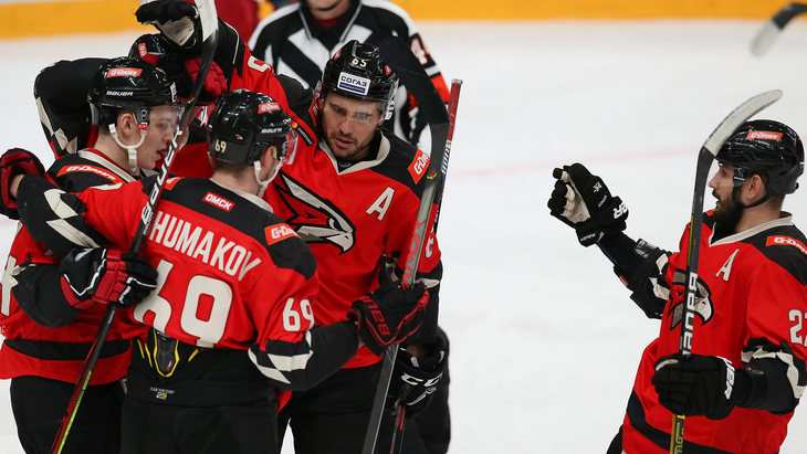 Хоккеисты «Авангарда»