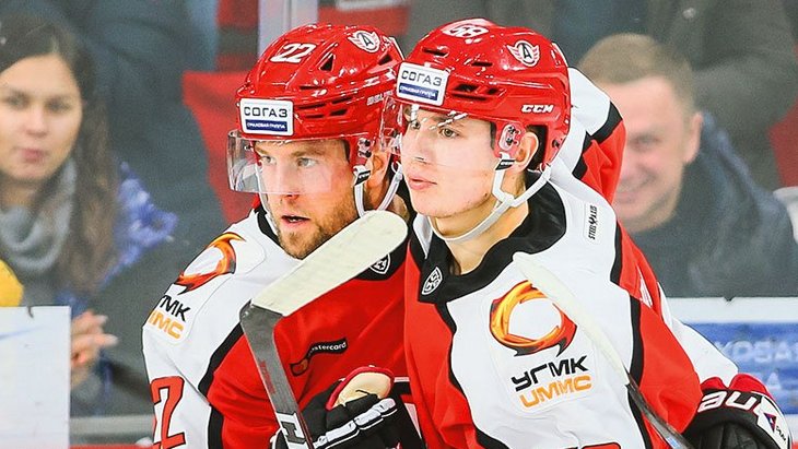 Хоккеисты «Автомобилиста»