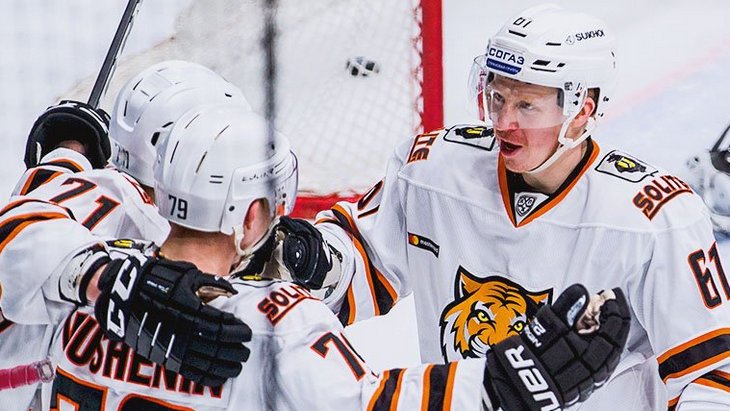 Хоккеисты «Амура»