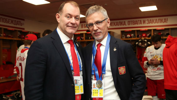 Игорь Ларионов (справа)