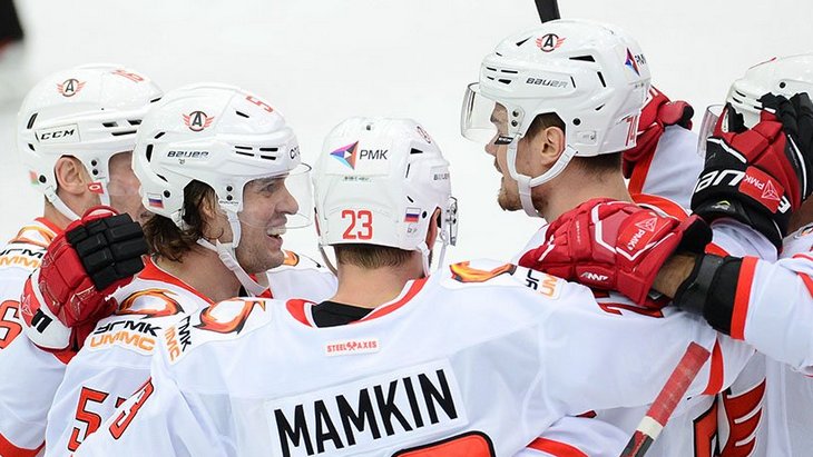 Хоккеисты «Автомобилиста»