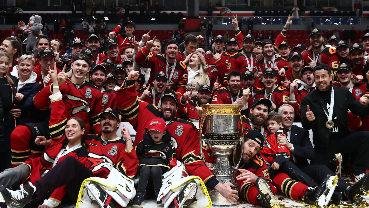 «Авангард» с Кубком Гагарина