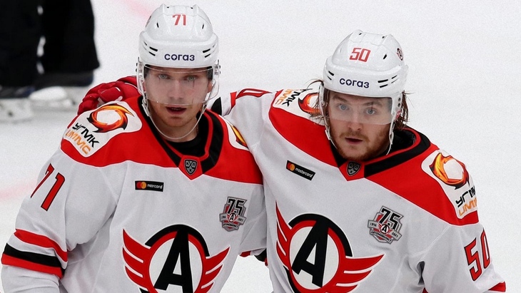 Хоккеисты «Автомобилиста»