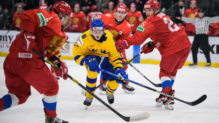 Сборная России пропустила шесть шайб в первом матче МЧМ-2022