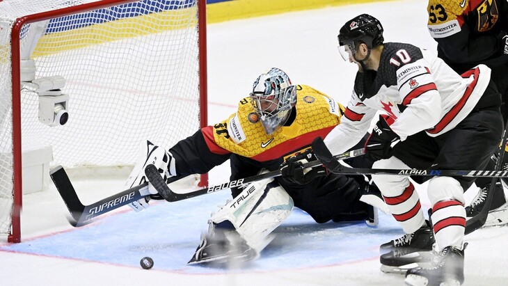 Сборная Канады